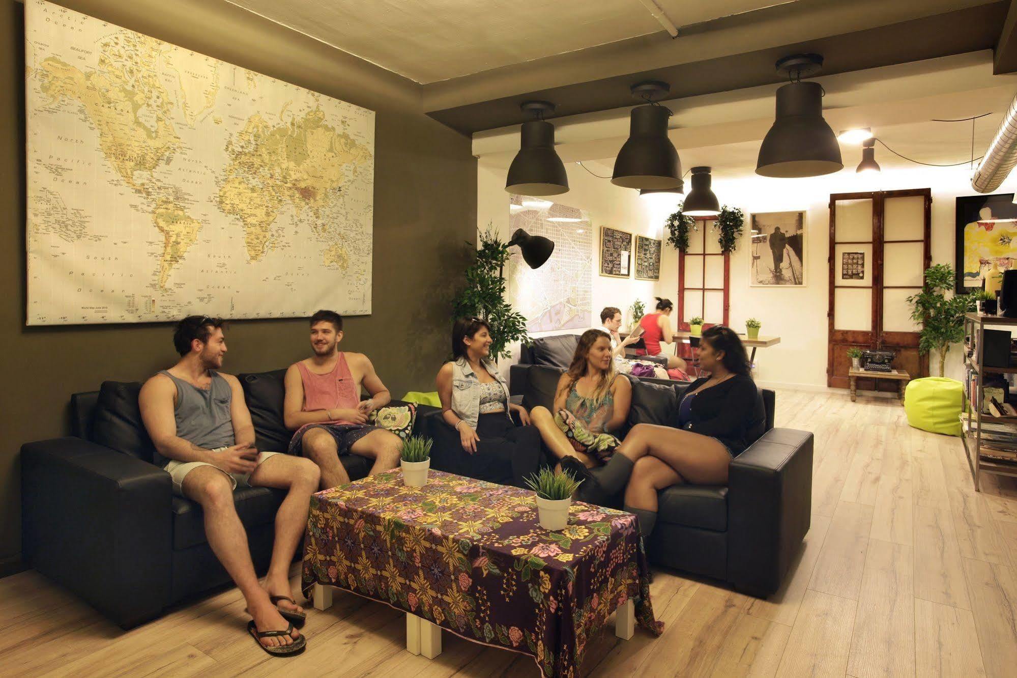 Gracia City Hostel Barcelona Buitenkant foto Hostel in Athens, Greece