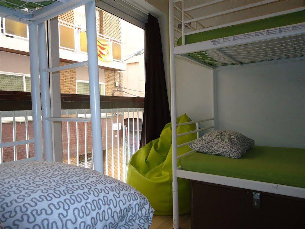 Gracia City Hostel Barcelona Buitenkant foto Hostel in Madrid, Spain